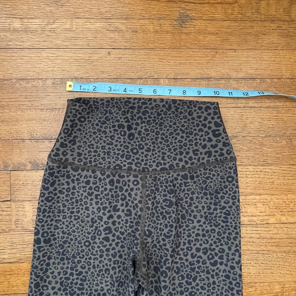 Alo Yoga Leopard High Waist Vapor Leggings - Picture 4 of 9